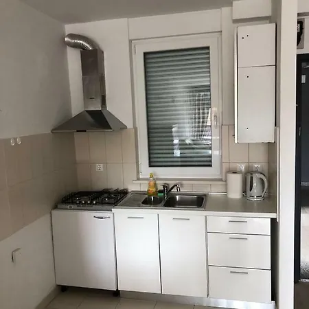 아파트 The Magic Experience Accomodation 풀라